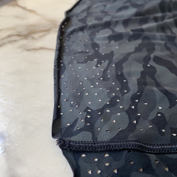 Lululemon Quick Pace Short Sleeve Camo - Picture 7 of 9